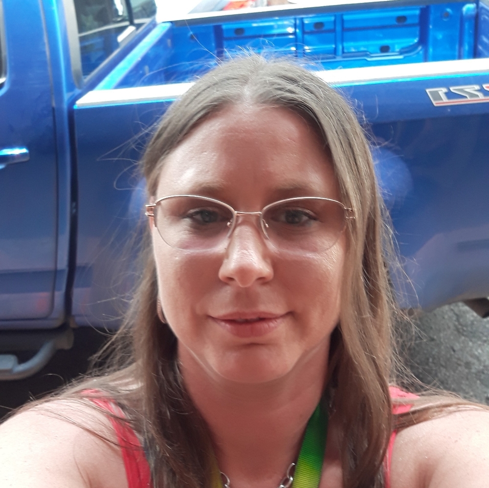 Meet your Posher, Crystal